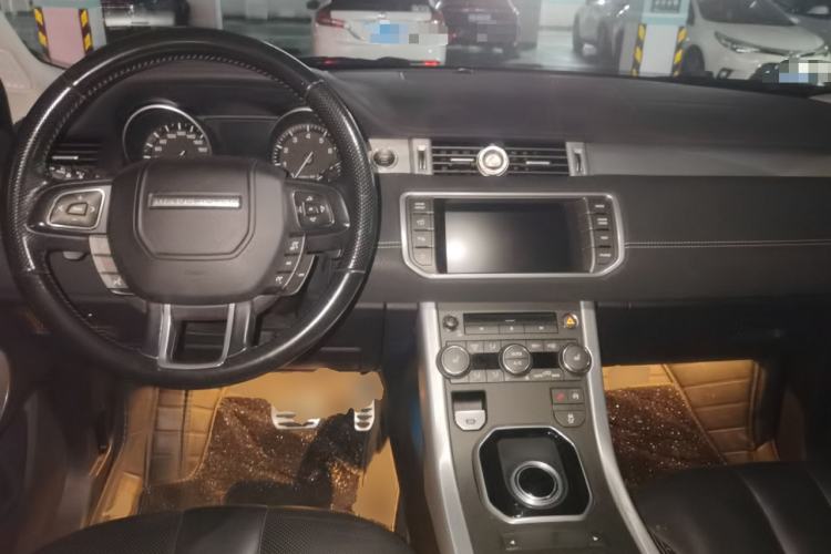 Used Land Rover Range Evoque 2014 2.0T 5-Door Ignite Edition Center Console