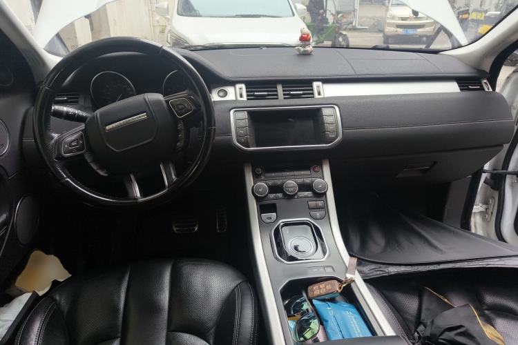 Used Land Rover Range Evoque 2014 2.0T 5-Door Ignite Edition Center Console