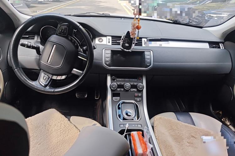 Used Land Rover Range Evoque 2014 2.0T 5-Door Ignite Edition Center Console