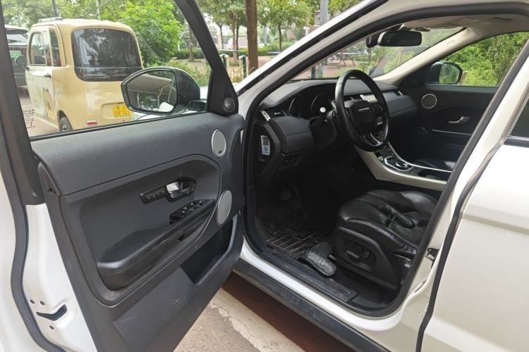 Used Land Rover Range Evoque 2014 2.0T 5-Door Luxury Edition Driver Seat
