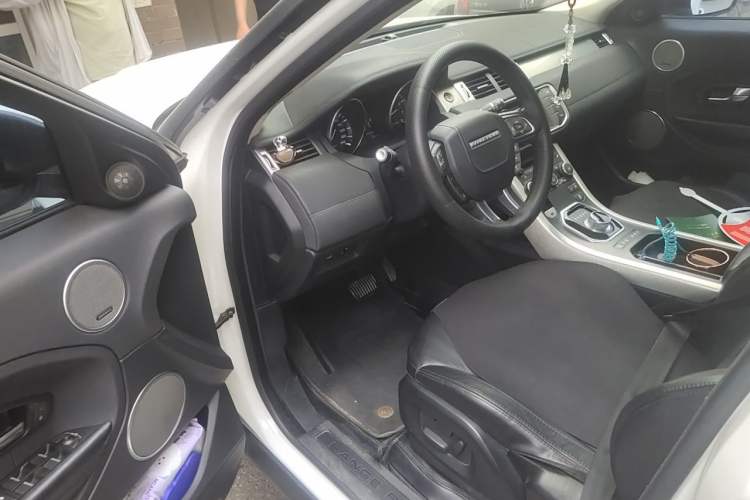 Used Land Rover Range Evoque 2014 2.0T 5-Door Luxury Edition Driver Seat
