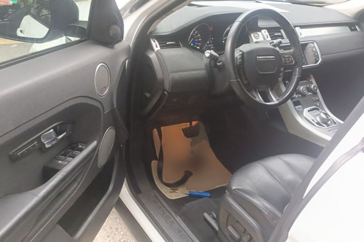 Used Land Rover Range Evoque 2014 2.0T 5-Door Luxury Edition Driver Seat