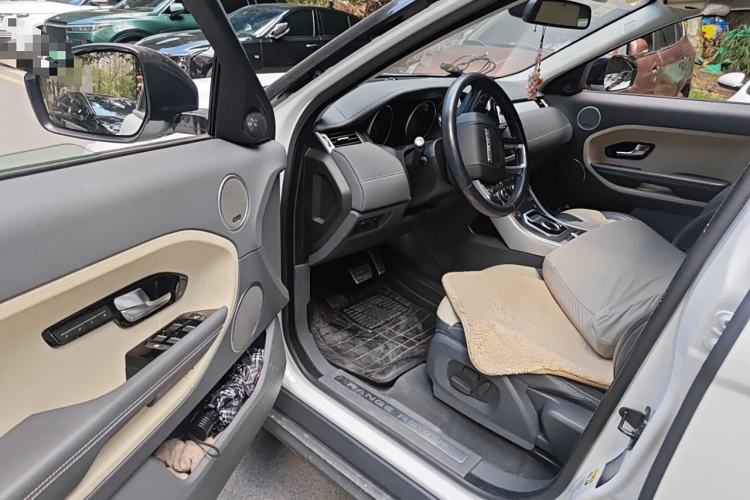Used Land Rover Range Evoque 2014 2.0T 5-Door Ignite Edition Driver Seat