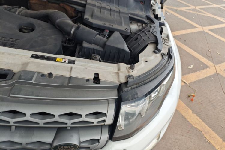 Used Land Rover Range Evoque 2014 2.0T 5-Door Luxury Edition Engine Bay Left