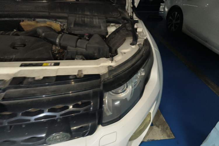 Used Land Rover Range Evoque 2014 2.0T 5-Door Ignite Edition Engine Bay Left