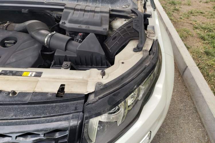 Used Land Rover Range Evoque 2014 2.0T 5-Door Ignite Edition Engine Bay Left