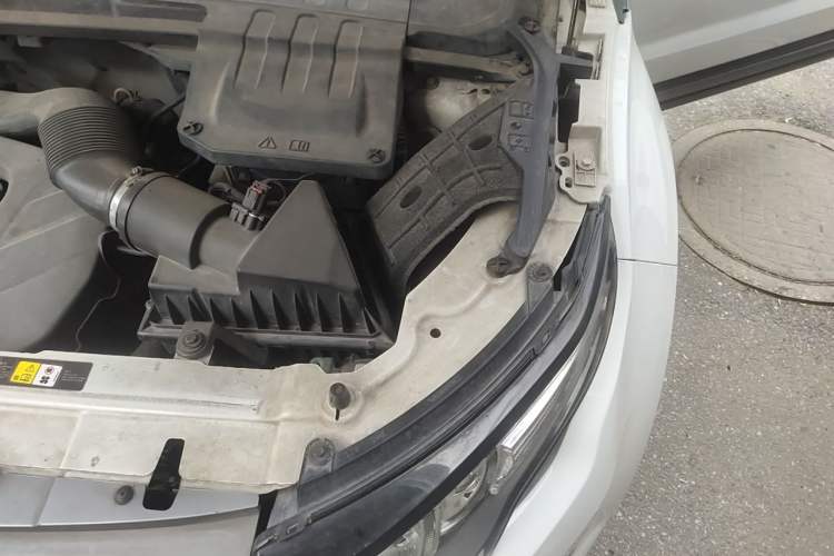 Used Land Rover Range Evoque 2014 2.0T 5-Door Luxury Edition Engine Bay Left