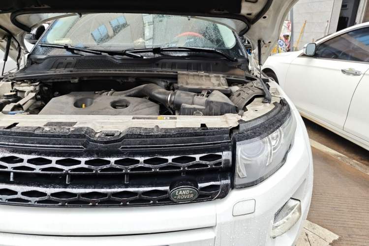 Used Land Rover Range Evoque 2014 2.0T 5-Door Ignite Edition Engine Bay Left