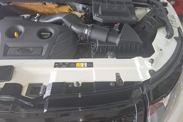 Used Land Rover Range Evoque 2014 2.0T 5-Door Ignite Edition Engine Bay Left