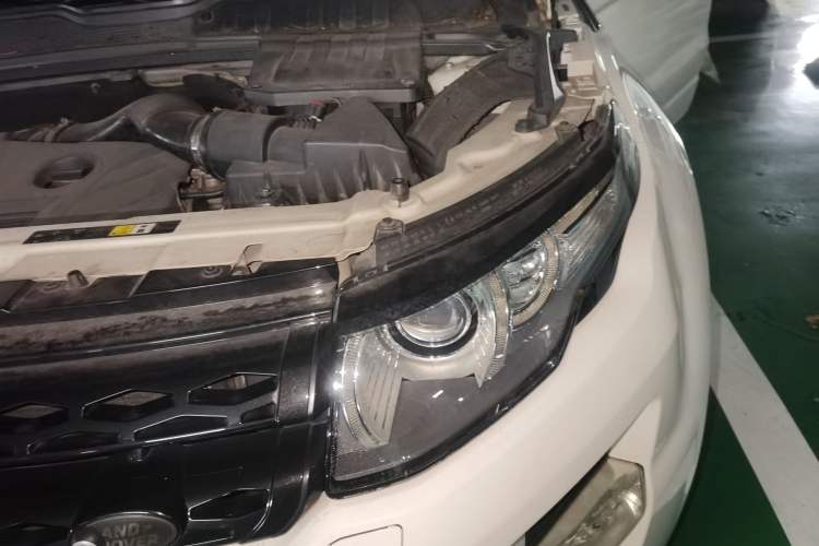 Used Land Rover Range Evoque 2014 2.0T 5-Door Ignite Edition Engine Bay Left