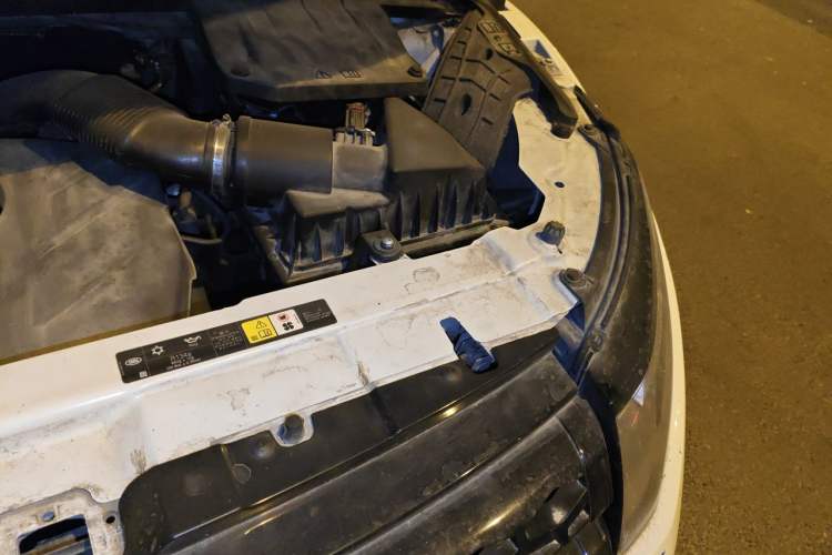 Used Land Rover Range Evoque 2014 2.0T 5-Door Ignite Edition Engine Bay Left