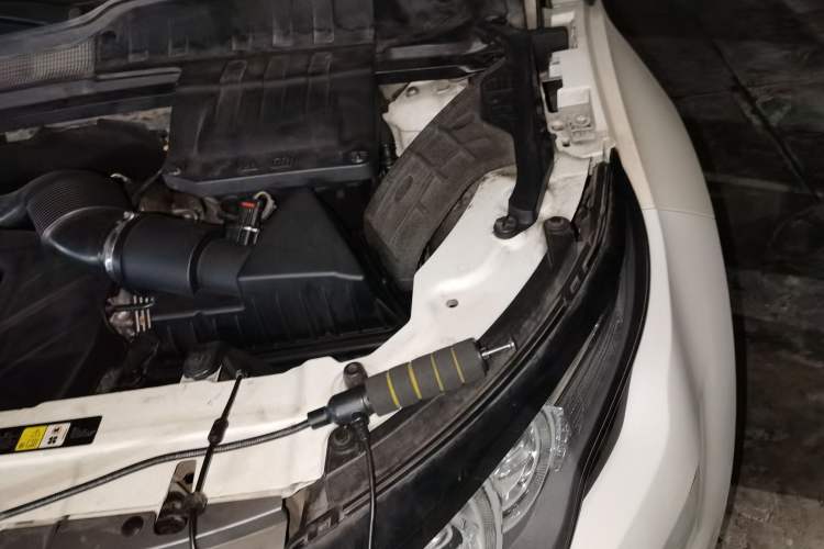 Used Land Rover Range Evoque 2014 2.0T 5-Door YAOZHEN Edition Engine Bay Left