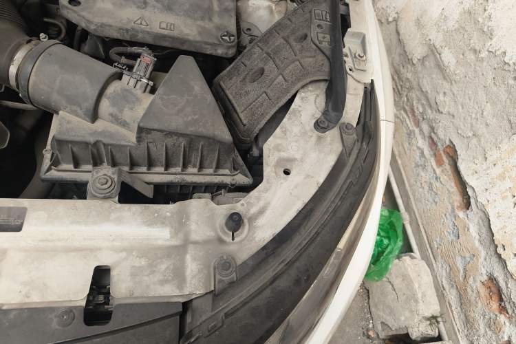 Used Land Rover Range Evoque 2014 2.0T 5-Door Ignite Edition Engine Bay Left