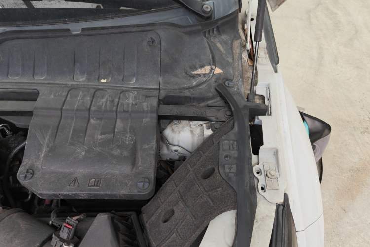 Used Land Rover Range Evoque 2014 2.0T 5-Door Ignite Edition Engine Bay Left