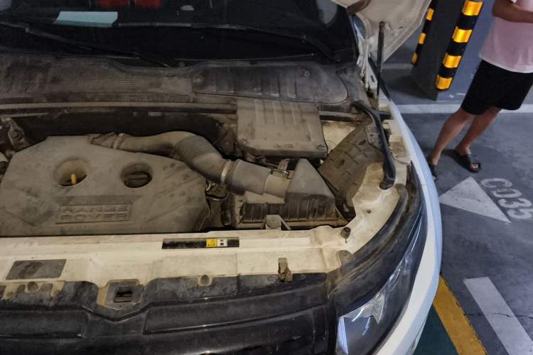 Used Land Rover Range Evoque 2014 2.0T 5-Door Ignite Edition Engine Bay Left