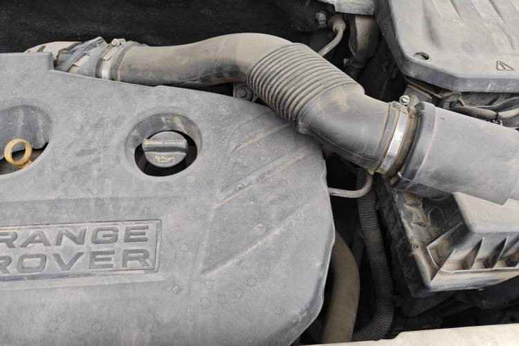 Used Land Rover Range Evoque 2014 2.0T 5-Door Luxury Edition Engine Bay Left
