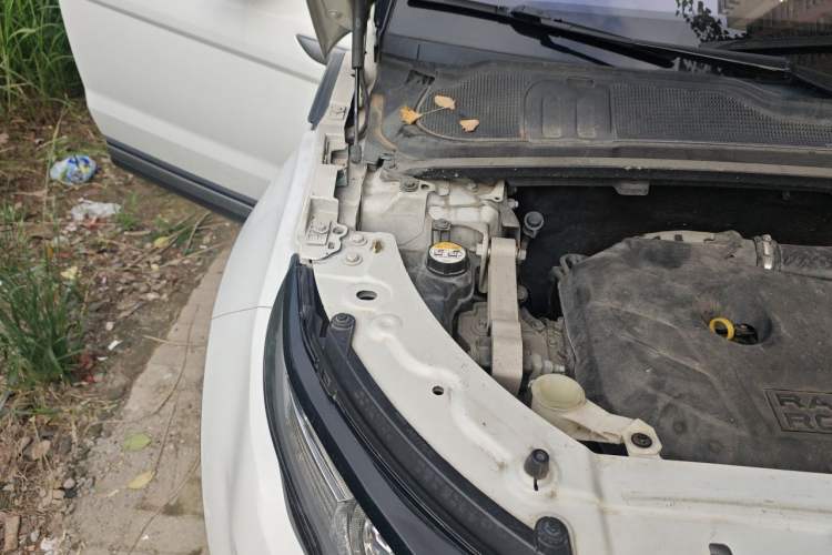 Used Land Rover Range Evoque 2014 2.0T 5-Door YAOZHEN Edition Engine Bay Right