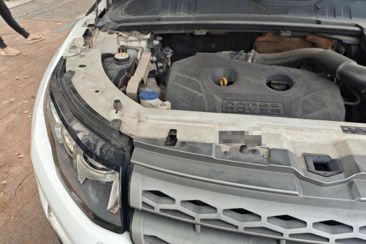 Used Land Rover Range Evoque 2014 2.0T 5-Door Luxury Edition Engine Bay Right