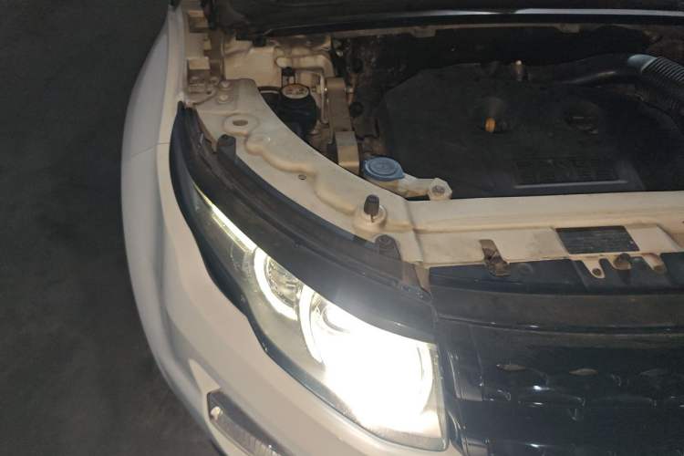 Used Land Rover Range Evoque 2014 2.0T 5-Door Ignite Edition Engine Bay Right