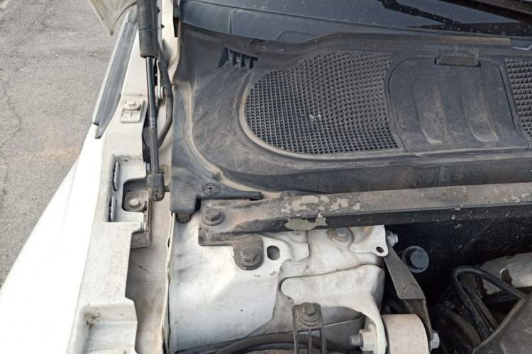 Used Land Rover Range Evoque 2014 2.0T 5-Door Luxury Edition Engine Bay Right