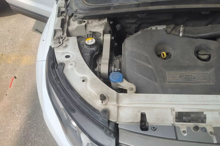 Used Land Rover Range Evoque 2014 2.0T 5-Door Luxury Edition Engine Bay Right