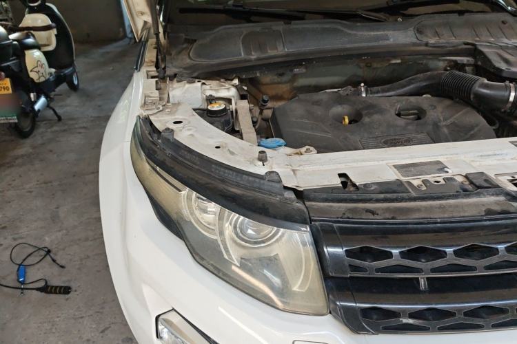 Used Land Rover Range Evoque 2014 2.0T 5-Door Ignite Edition Engine Bay Right
