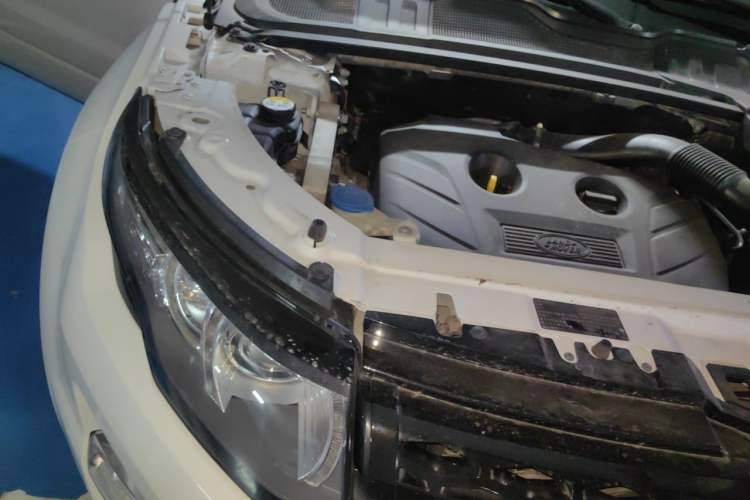 Used Land Rover Range Evoque 2014 2.0T 5-Door Ignite Edition Engine Bay Right