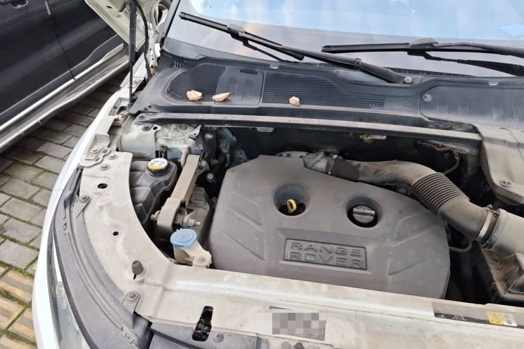 Used Land Rover Range Evoque 2014 2.0T 5-Door Ignite Edition Engine Bay Right