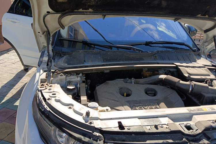 Used Land Rover Range Evoque 2014 2.0T 5-Door Ignite Edition Engine Bay Right