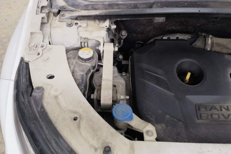 Used Land Rover Range Evoque 2014 2.0T 5-Door Ignite Edition Engine Bay Right
