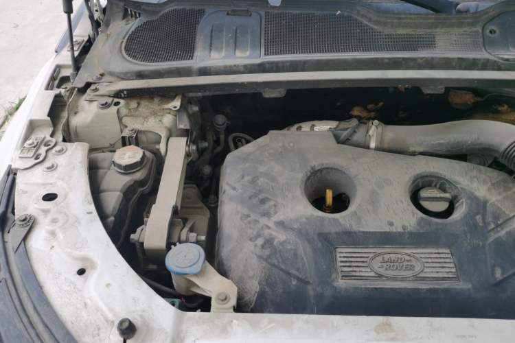 Used Land Rover Range Evoque 2014 2.0T 5-Door Luxury Edition Engine Bay Right