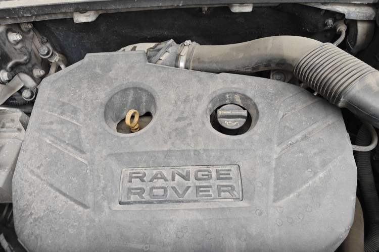 Used Land Rover Range Evoque 2014 2.0T 5-Door Luxury Edition Engine Bay