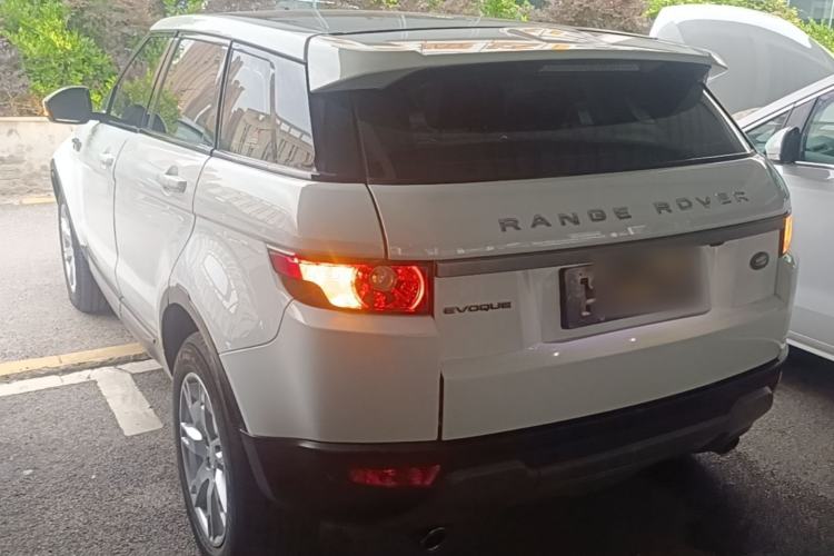 Used Land Rover Range Evoque 2014 2.0T 5-Door Luxury Edition Exterior 2