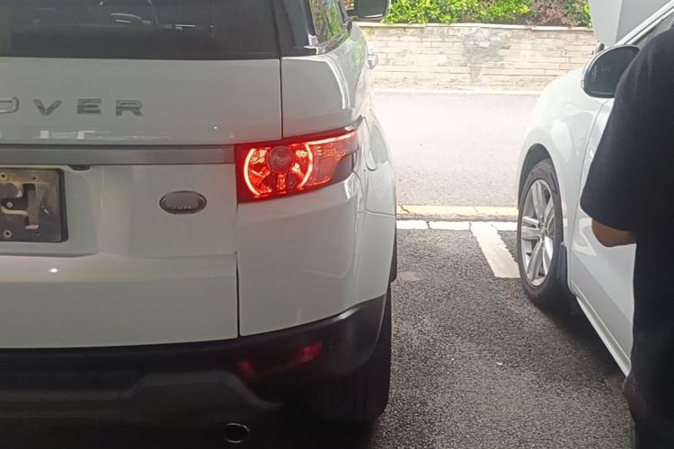 Used Land Rover Range Evoque 2014 2.0T 5-Door Luxury Edition Exterior 3