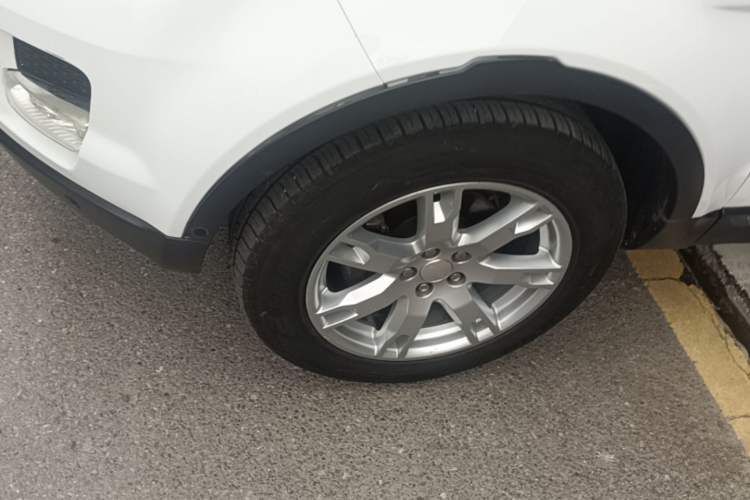 Used Land Rover Range Evoque 2014 2.0T 5-Door Luxury Edition Exterior 4