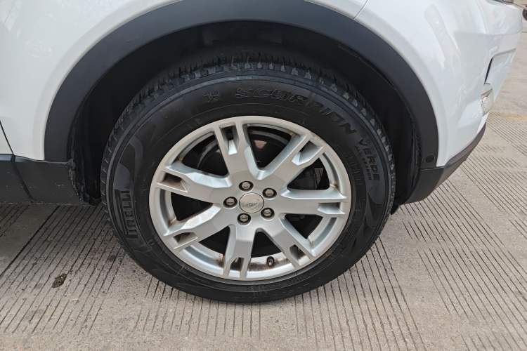 Used Land Rover Range Evoque 2014 2.0T 5-Door Luxury Edition Exterior 7