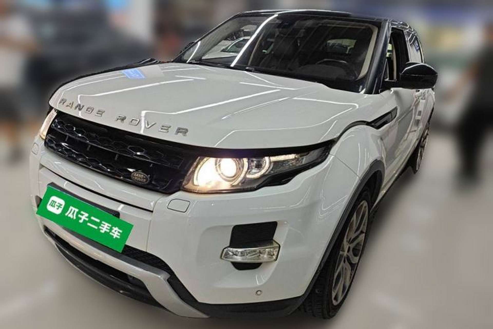 Used Land Rover Range Evoque 2014 2.0T 5-Door Ignite Edition Front Left 45 Deg