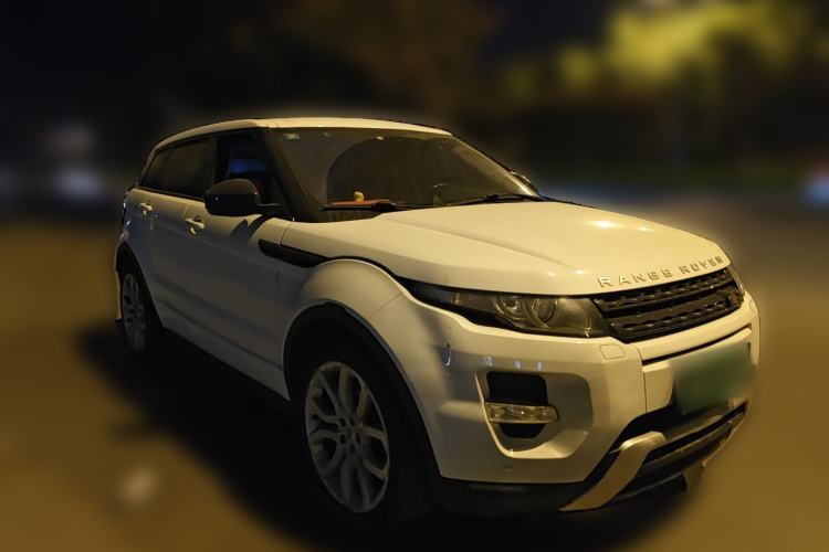 Used Land Rover Range Evoque 2014 2.0T 5-Door Ignite Edition Front Right 45 Deg