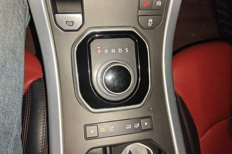 Used Land Rover Range Evoque 2014 2.0T 5-Door Ignite Edition Gear Lever