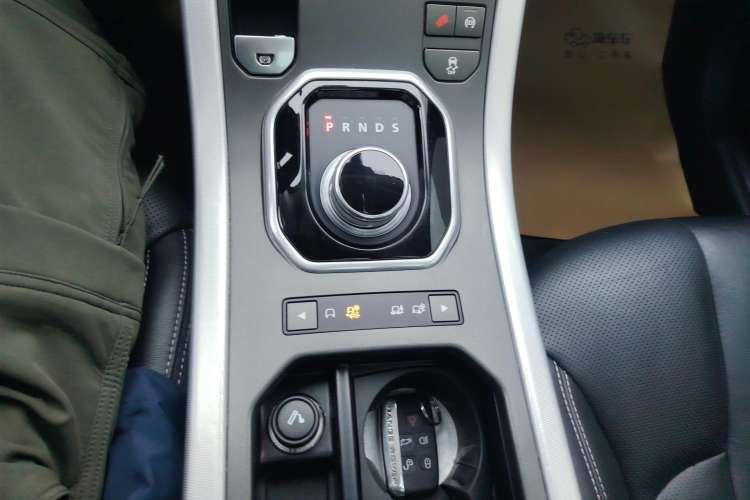 Used Land Rover Range Evoque 2014 2.0T 5-Door Ignite Edition Gear Lever