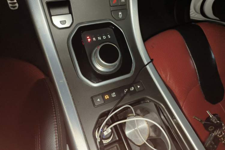 Used Land Rover Range Evoque 2014 2.0T 5-Door Ignite Edition Gear Lever