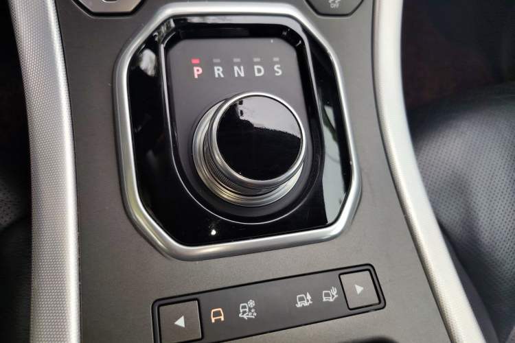 Used Land Rover Range Evoque 2014 2.0T 5-Door Ignite Edition Gear Lever