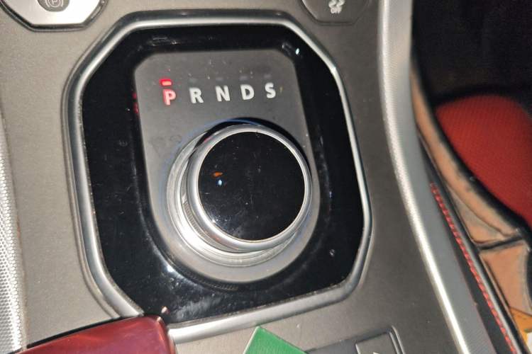 Used Land Rover Range Evoque 2014 2.0T 5-Door Ignite Edition Gear Lever