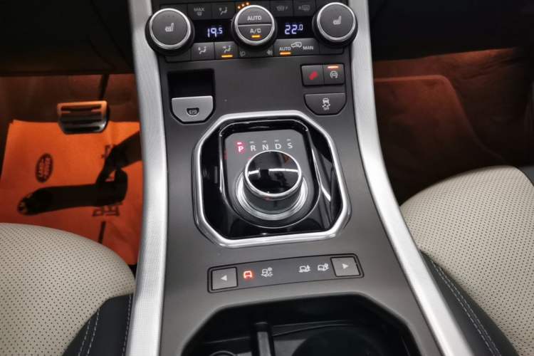 Used Land Rover Range Evoque 2014 2.0T 5-Door Ignite Edition Gear Lever