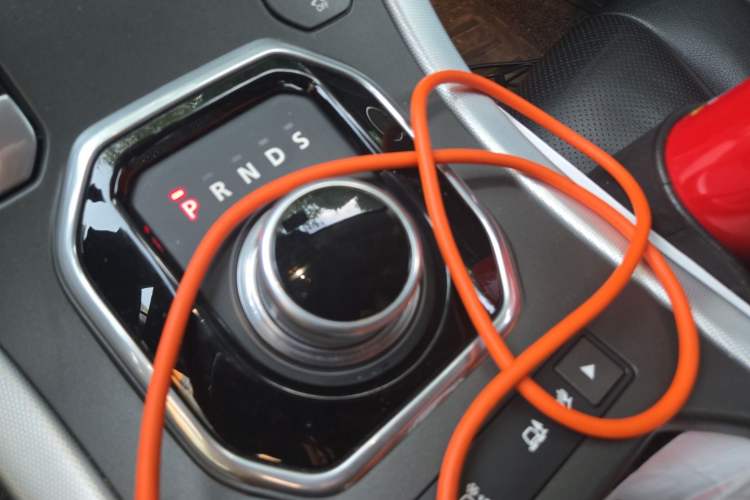 Used Land Rover Range Evoque 2014 2.0T 5-Door Ignite Edition Gear Lever