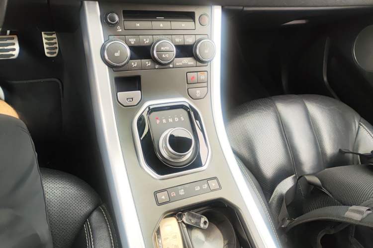 Used Land Rover Range Evoque 2014 2.0T 5-Door Ignite Edition Gear Lever