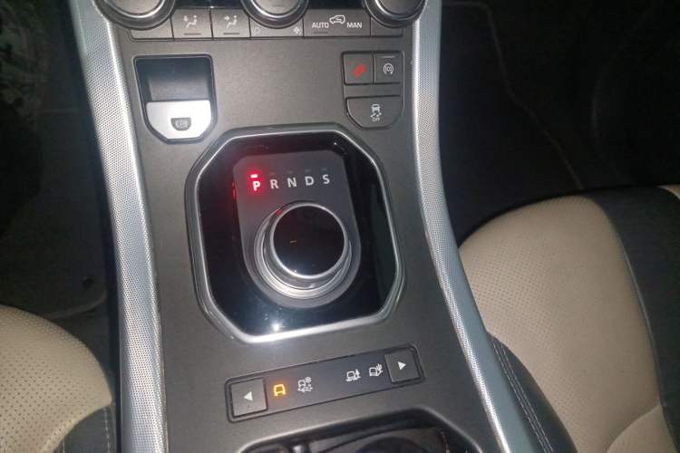 Used Land Rover Range Evoque 2014 2.0T 5-Door Ignite Edition Gear Lever