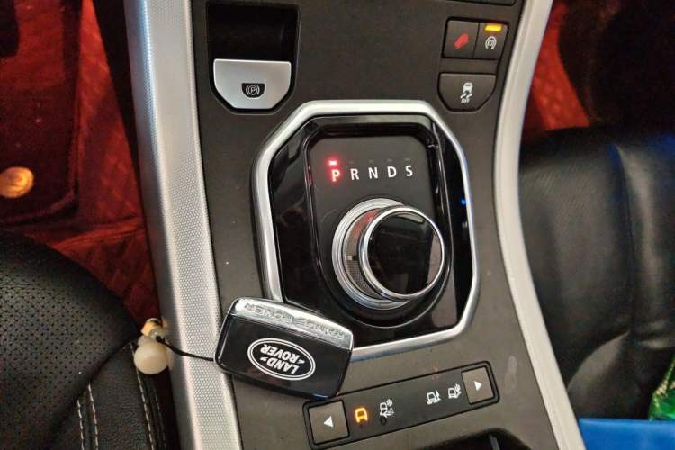 Used Land Rover Range Evoque 2014 2.0T 5-Door Ignite Edition Gear Lever