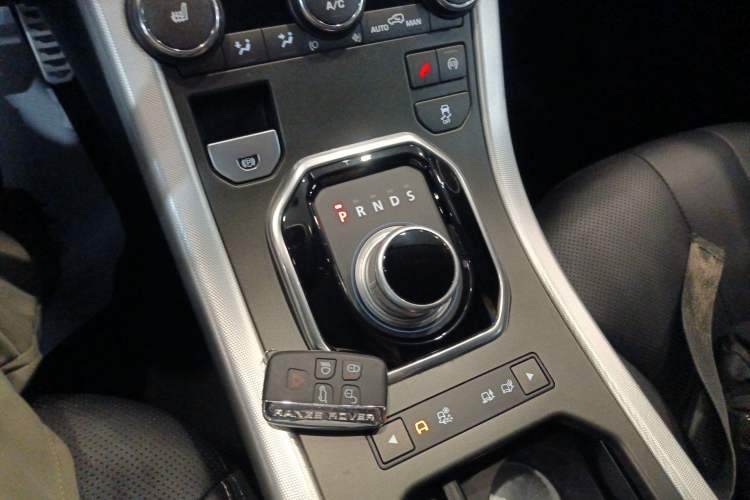 Used Land Rover Range Evoque 2014 2.0T 5-Door Ignite Edition Gear Lever