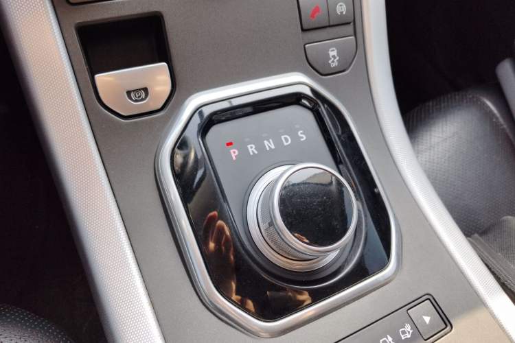 Used Land Rover Range Evoque 2014 2.0T 5-Door Ignite Edition Gear Lever